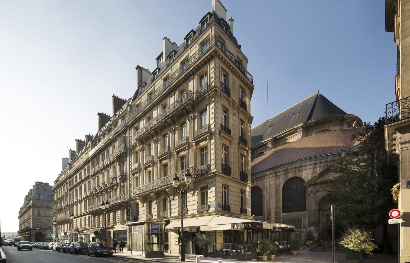勒芒巴黎卢浮宫酒店, 巴黎市中心四星级设计酒店