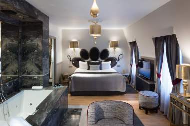 <span><span>Junior Suite Rivoli</span></span>