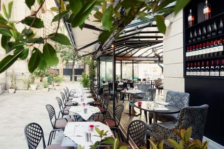 Boutique Hotel Lumen Paris Louvre - Restaurant et bar Paris Louvre - Terrasse de restaurant et bar paris louvre rivoli